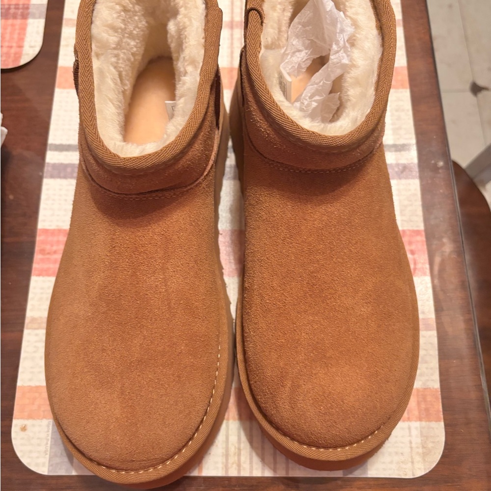 Women's Winter Shearling-Lined Short Boots - Chestnut